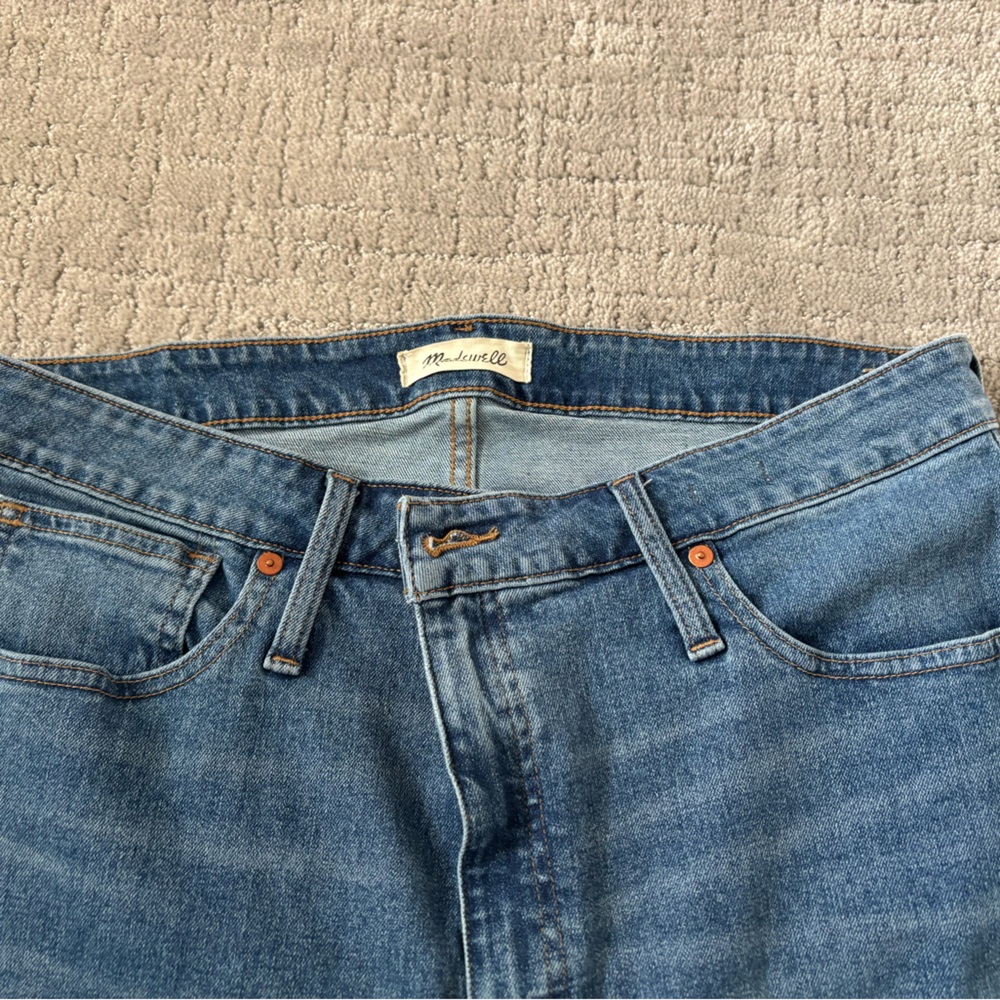 Curvy High Rise Skinny Size 33 - Picture 2 of 4